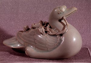 Arte coreano: vertedor en forma de pato. Período Koryo, finales del siglo XII. Colección Hyung Pil Chun de School Korean