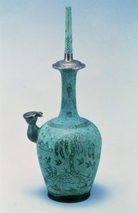 Kundika incrustada con diseño que representa pájaros y un árbol en plata, dinastía Koryo, 918-1392 DC de School Korean