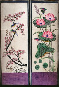Dos paneles de un biombo de ocho pliegues que representan pájaros y flores (pigmentos naturales sobre papel) de School Korean