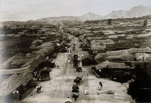Vista de la Avenida Chongro en Seúl, capital de Corea de School Korean