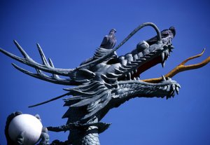 Estatua de dragón, parque Yongdusan en Pusan, Corea