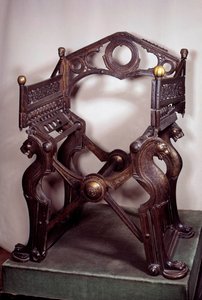 Arte merovingio: sillón o trono de Dagoberto I (602/605-638)