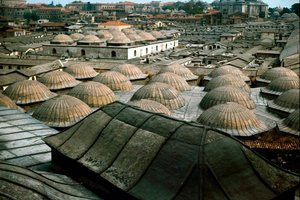 Vista panorámica de Estambul, con cúpulas del Gran Bazar