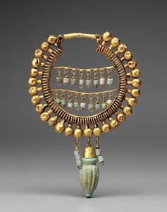Pendiente, 550-330 a.C. (oro y fayenza) de School Persian