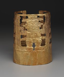Corona con figuras de deidades, c.1000 a 200 a.C. de School Peruvian