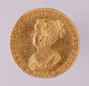 Corona de oro de la reina de Portugal María II (1835) de School Portuguese