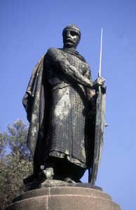 Estatua del Rey Afonso I, Guimaraes, Portugal de School Portuguese