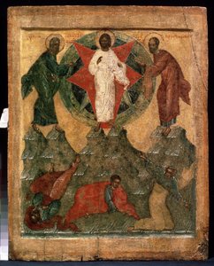 ""La transfiguración de Jesús"" Cristo vestido de blanco está rodeado por Moisés y Elías, debajo de los apóstoles Juan, Pedro y Santiago. icono ruso. Pintura sobre madera de principios del siglo XVI. Museo de Arte Regional, Arkhangelsk de School Russian