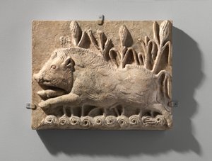 Panel de Pared con un Jabalí Cargando, c. Siglo VI d.C.