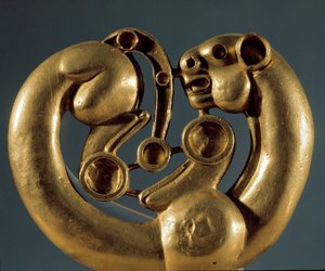 Arte escita: placa de oro representando una pantera. Siberia, siglo VI a.C. Museo del Hermitage de San Petersburgo de Scythian Scythian
