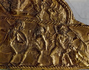 Arte escita: revestimiento de escamas en oro con representación de una batalla de los griegos contra los bárbaros, siglo VI a.C. de Scythian Scythian