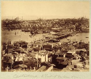 Panorama con vistas a Estambul y al río Bósforo, hacia 1890 (foto en blanco y negro) de Sebah and Joaillier