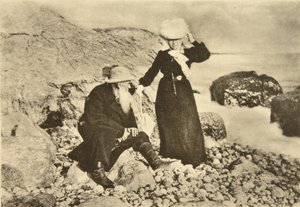 El autor ruso León Tolstói y su esposa Sofía junto al Mar Negro, Crimea, Rusia, 1902 de Sophia Andreevna Tolstaya