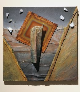 Dios entre nosotros, 2007 (panel, cobre, alambre, objetos encontrados, textura, perspex, textil) de Sophie Hacker