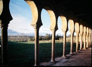 Iglesia de San Miguel de Escalada, fundada en 913