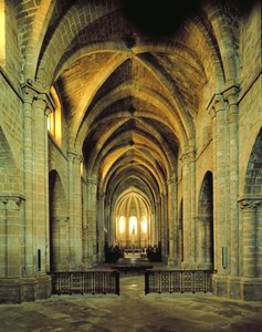 Vista interior de la iglesia, fundada en 1150 de Spanish School