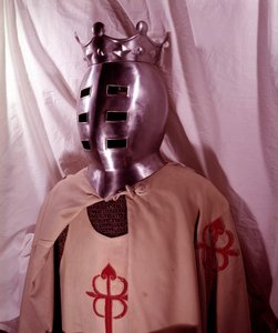 Traje militar: armadura de un jinete de la orden militar de Santiago