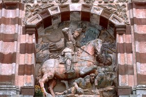 Estatua de un caballero a caballo