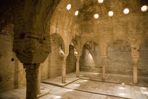 Sala de vapor en los Baños Árabes, Granada de Spanish School