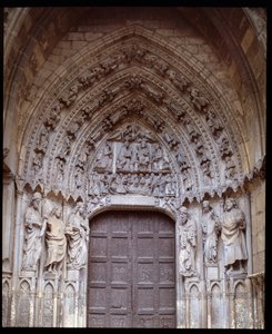 Vista del portal gótico de Spanish School