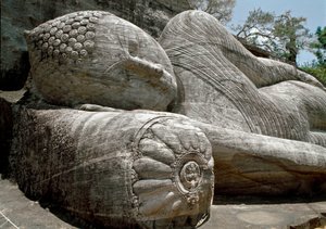 La imagen reclinada, que representa el parinirvana de Buda, escultura, Templo de Gal Vihara de Sri Lankan