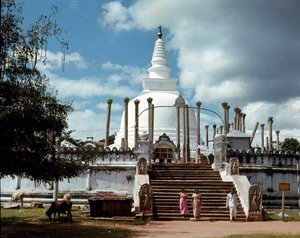 Vista del dagoba Thuparamaya