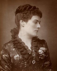 Sophie Eyre, actriz británica, 1883