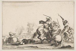 Una escaramuza, dos jinetes luchando con espadas a la derecha, hombres con una bandera corriendo... de Stefano della Bella