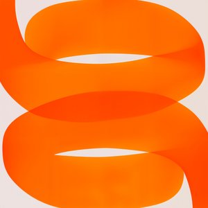 Remolino naranja dinámico