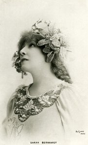 Henriette Rosine Bernard alias Sarah Bernhardt (1844-1923) como “La princesa lejana”, una obra de Edmond Rostand de Studio Reutlinger