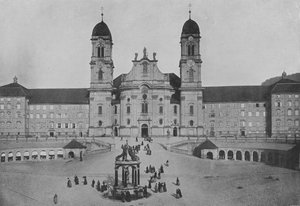 Einsiedeln, fachada del convento (foto en b/n) de Swiss Photographer