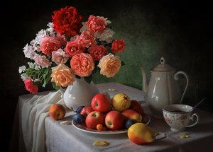Rosas y frutas para la hora del té de Tatyana Skorokhod