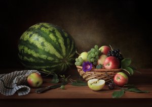 Naturaleza muerta rústica con frutas de Tatyana Skorokhod