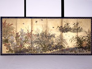 Flowers And Butterflies (tinta, color y pan de oro sobre papel)