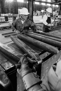 Lingotes de cobre recién acuñado en la fundición Phelps Dodge de Douglas Arizona,... de Ted Spiegel