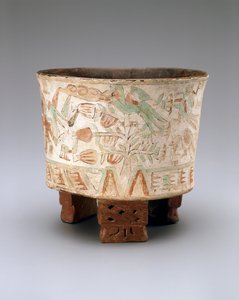 Vaso trípode con dos sopladores y aves quetzal en árboles de cacao, Tardío Xolalpan, 550-650 de Teotihuacan Teotihuacan