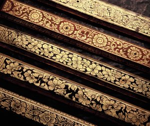 Cubiertas de libros manuscritos con patrón Lai Kaam