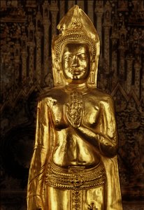 Buda de pie, finales del siglo XIII - principios del siglo XIV (oro) de Thai School