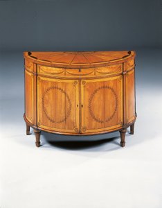 Cómoda semicircular de marquetería George III, c.1760-79 de Thomas (attr.to) Chippendale