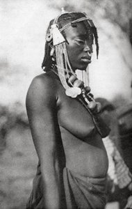 Mujer árabe del sur de Sudán, Abu Matarik a Halfa, Sudán, 1925 1927 de Thomas A. Glover