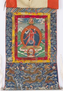 Dakini, pintura del siglo XIX, bordes textiles del siglo XIX y XVIII de Tibetan School