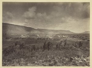 Vista lejana de Camp Apache, Arizona de Timothy O