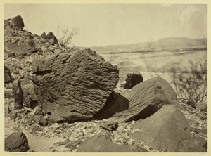 Roca tallada por la deriva de la arena, debajo de Fortification Rock, Arizona de Timothy O