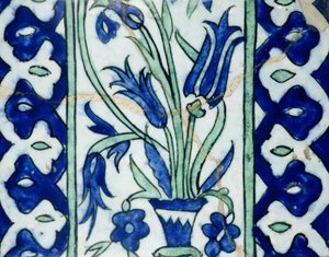Azulejo de Isnik con un Jarrón de Flores y Bordes de Turkish School
