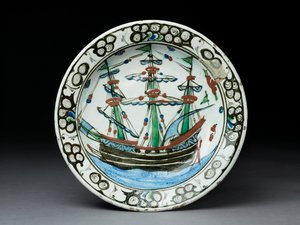 Plato de pasta de piedra con decoración bajo vidriado, Iznik, c.1620-30 de Turkish School