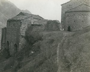 Abadía de San Pietro al Monte, Civate, Lombardía, Italia, fotografía de Ugo Monneret de Villard, hacia 1910. de Ugo Monneret de Villard