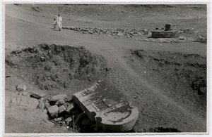 Fragmentos de estela, Axum, Etiopía, fotografía de Ugo Monneret de Villard de Ugo Monneret de Villard