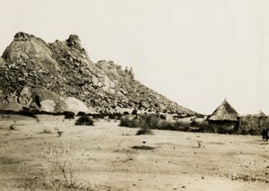 Chozas cerca de Gebel Sagadi, Sudán, fotografía de Ugo Monneret de Villard, hacia 1930.