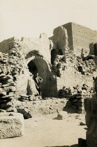 Interior de la gran torre del homenaje (qasr) del monasterio de San Simeón, Asuán, Egipto, fotografía de Ugo Monneret de Villard. de Ugo Monneret de Villard