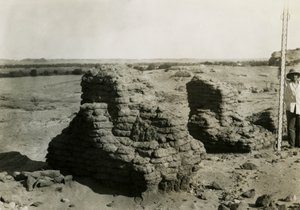 Tumba en necrópolis, Qasr Ibrim, Egipto, fotografía de Ugo Monneret de Villard de Ugo Monneret de Villard